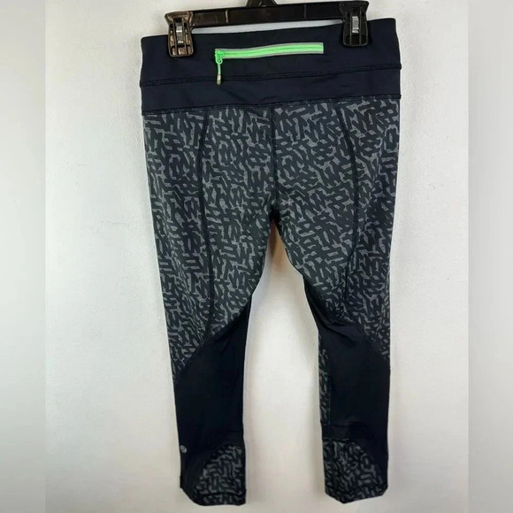 Lululemon Run Inspire Crop Luxtreme BlockIt Pocket Sz 4 - Picture 7 of 16